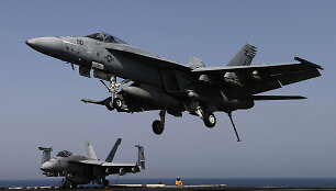 Susidūrė du lėktuvai &bdquo;F/A-18 Hornet&ldquo;