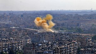 Žmonių evakavimas i&scaron; bombarduojamo Alepo atidėtas