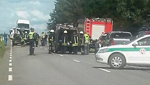 Prie &Scaron;iaulių kaktomu&scaron;oje žuvo &bdquo;Golf&ldquo; vairuotojas, trys sužeisti