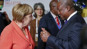 Vokietijos kanclerė Angela Merkel ir Ganos prezidentas Johnas Dramani Mahama