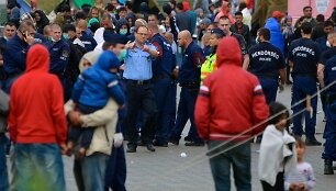 Vengrijos policija tramdė migrantus a&scaron;arinėmis dujomis