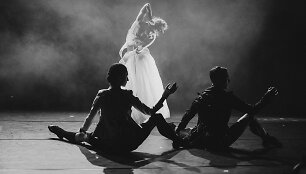 Scena i&scaron; spektaklio &bdquo;Pradžioje buvo Kafka&ldquo;