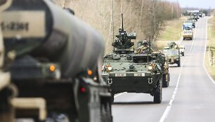 Tankai &bdquo;M1A2 Abrams&ldquo; ir kita technika važiavo i&scaron; Ruklos į Pabradę