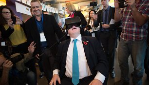 Londono meras Borisas Johnsonas i&scaron;bando &bdquo;Oculus Rift&ldquo;