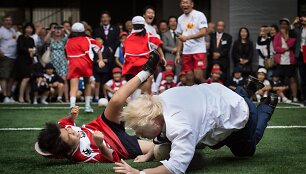 Londono meras Borisas Johnsonas parblo&scaron;kė berniuką