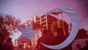 Turkijoje &bdquo;vienybės&ldquo; mitingas pasmerkė perversmą