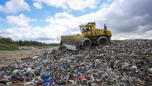 VIDEO kadras: Vilniaus vadovai apsilankė Kazokiškių sąvartyne