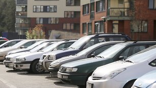 Daugiabučio automobilių stovėjimo aik&scaron;telė