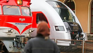 AB &bdquo;Lietuvos geležinkeliai&ldquo; pristatė naują modernų traukinį