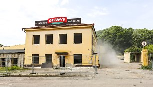 Griaunamas „Gerovės“ fabrikas Vilniuje, jo vietoje iškils didžiulė „Rimi“