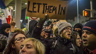 Protestas JAV oro uoste