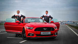 Ekonomiškas „Ford Mustang“ važiavimas „ENEOS 1006km lenktynių“ trasoje