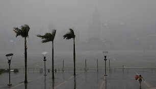 Taifūnas &bdquo;Haima&ldquo; paralyžiavo Honkongą