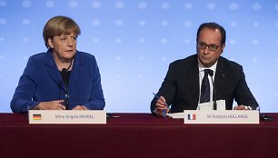 Angela Merkel ir Francois Hollande'as