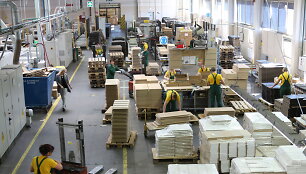 &bdquo;Klaipėdos baldų&ldquo; gamykloje gimsta populiariausios &bdquo;Ikea&ldquo; komodos.