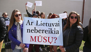 Lietuvos edukologijos universiteto studentai suorganizavo piketą. 
