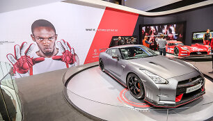 &bdquo;Nissan&ldquo; stendas Ženevos automobilių parodoje