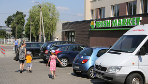 „Mantinga“ iš „Fresh Market“ parduotuvių surinkinėja savo įrangą