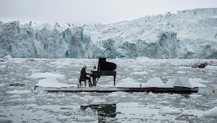 Ludovico Einaudi groja Arkties vandenyne