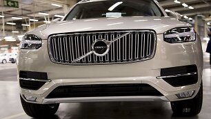 Naujas &bdquo;Volvo&ldquo; automobilis gamykloje 