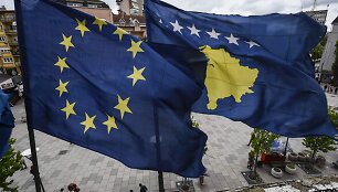 ES ir Kosovo vėliavos