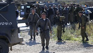 Vakarų Krante palestinietis nukreipė automobilį į Izraeliečius karius ir buvo pa&scaron;autas