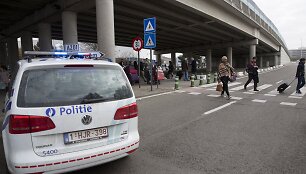 Briuselis po sprogdinimų oro uoste ir metro stotyje