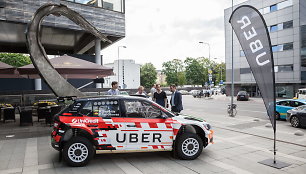 \"Uber\" automobilis Vilniuje