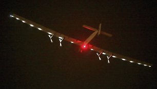 Vien saulės energija varomas lėktuvas „Solar Impulse 2“