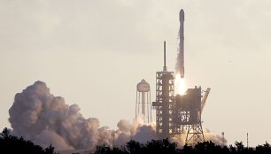 SpaceX raketos paleidimas