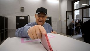 Italai balsuoja referendume