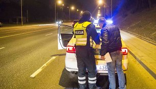 Naktinis policijos reidas