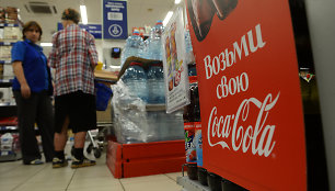 „Coca Cola“ reklama vienoje iš Maskvos parduotuvių