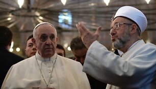 Popiežius Pranci&scaron;kus ir Stambulo muftijus Rahmi Yaranas