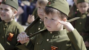 Vaikų kariuomenės paradas Rostove prie Dono