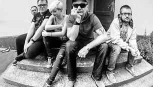 Klaipėdoje grosiantis Wojtek Pilichowski su grupe. 
