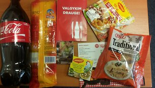 Kauno konservatorių teigimu, &scaron;tai tokius produktus rinkėjams daliję žmonės ragino balsuoti už Visvaldą Matijo&scaron;aitį