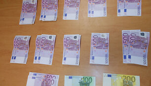 Rusas į Lietuvą bandė įvežti tūkstančius nedeklaruotų eurų.