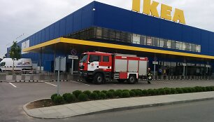 Prie&scaron;gaisrinės pratybos prekybos centre &bdquo;Ikea&ldquo; 