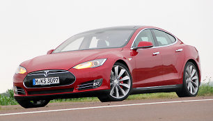 Tesla Model S (gamintojo nuotrauka)