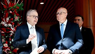 Anthony Albanese'is ir Peteris Duttonas / TRACEY NEARMY / AFP