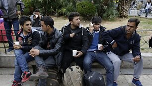 Atėnų centre būriuojas į Vakarų Europą neįleisti migrantai