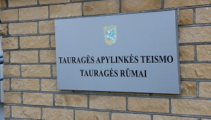 Teisme pasirodė paauglės sumu&scaron;imu kaltinamas jurbarki&scaron;kis