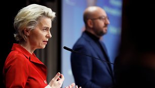 Ursula von der Leyen ir Charles'is Michelis