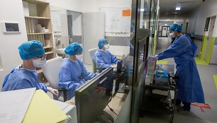 VUL Santaros klinikos. Kova su koronavirusu