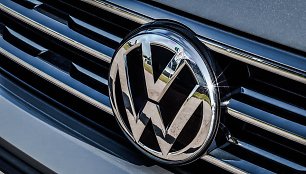 „Volkswagen“ ketina investuoti Kinijoje dar 2,4 mlrd. eurų