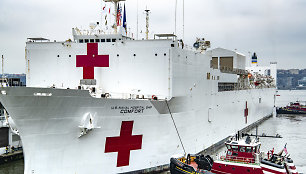 JAV karinio jūrų laivyno laivas-ligoninė „USNS Comfort“ Niujorke