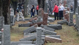 Misūrio valstijoje i&scaron;vartyti daugiau nei 170 žydų kapinių antkapių