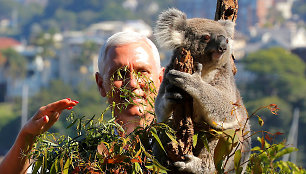 Mike'as Pence'as susipažino su Australijos gyvūnais