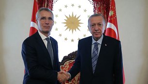 Jensas Stoltenbergas ir Recepas Tayyipas Erdoganas